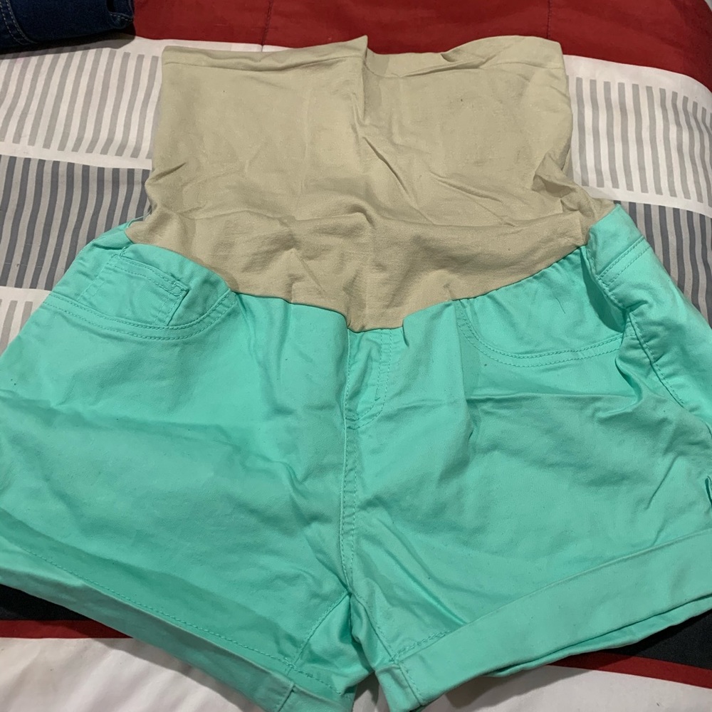 Maternity shorts